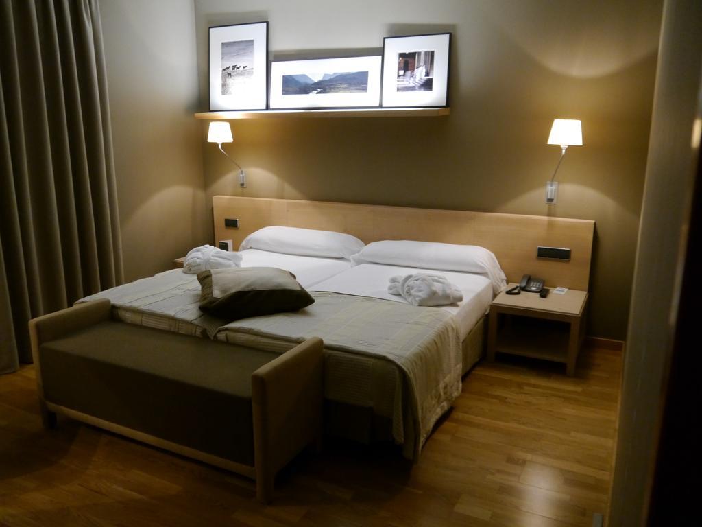 Parador De La Seu D'Urgell Phòng bức ảnh